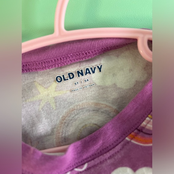 Old Navy Clouds & Rainbows Purple Short Sleeve T-Shirt & Shorts Pajama, Size 5T - Picture 4 of 9